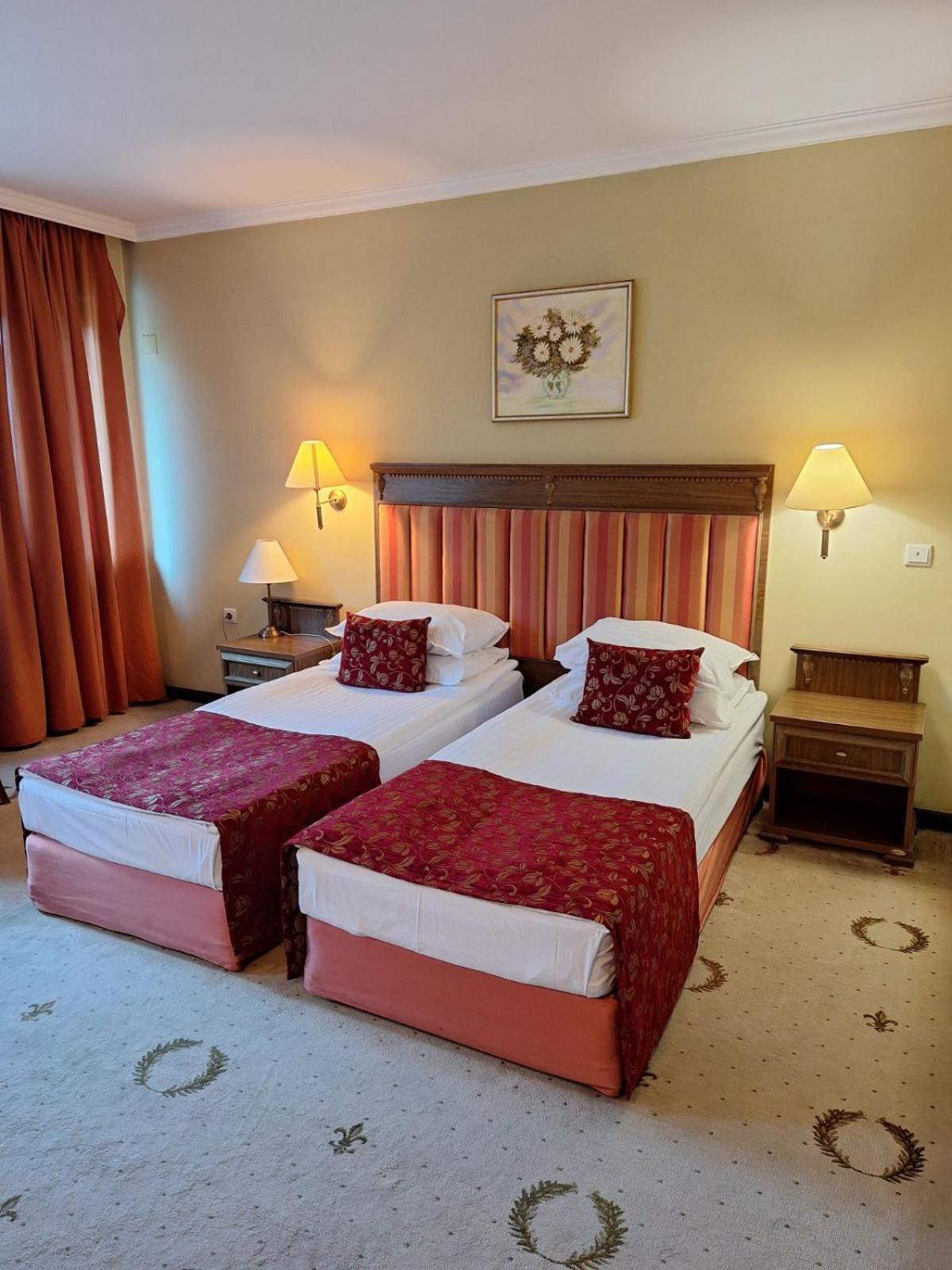 Efir Hotel Stara Zagora Ngoại thất bức ảnh
